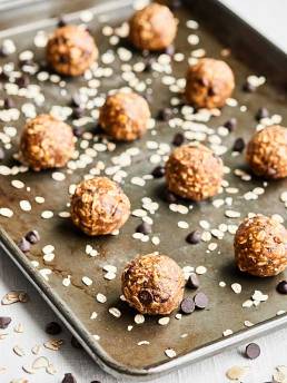 almond-butter-energy-bites-show-me-the-yummy-3